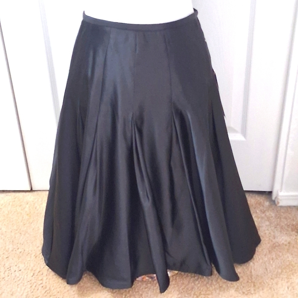 NWT J.R. Nites Black Pleated Formal Midi Skirt   Size 8P